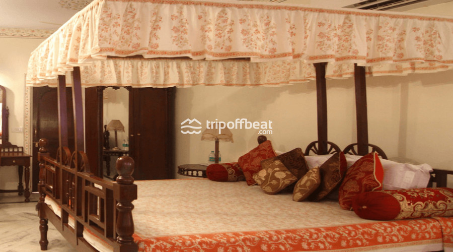 Amar%20Mahal-Orchha-Madhya%20Pradesh-Room%20(1)-book-best-offbeat-resorts-tripoffbeat